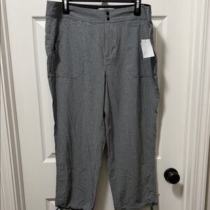 Aventura Women's Cropped Drawstring Hem Pants - Gray